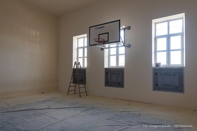 Przedłuża się remont III LO w Rzeszowie