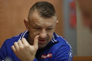 Oczy wychodzą z orbit na widok tego, jak Tomasz Adamek wygląda przed walką z Bandurą na FAME MMA. Forma 47-latka powala