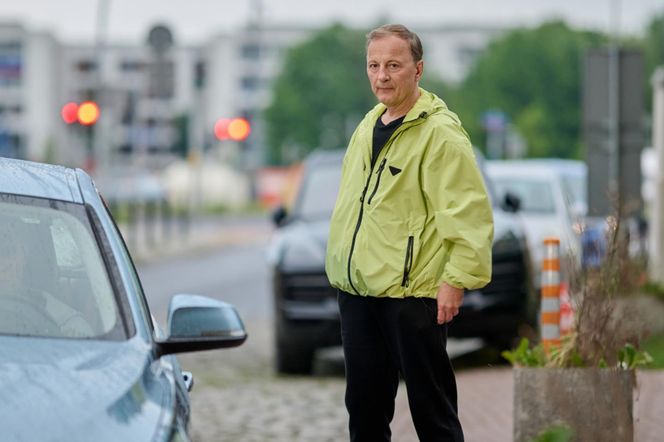 Na Wspólnej odc. 4061. Andrzej Zakościelny (Dariusz Niebudek)