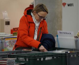 Zimowy Kiermasz Płyt Winylowych w Bydgoszczy. Czarne krążki przyciągnęły tłumy! 