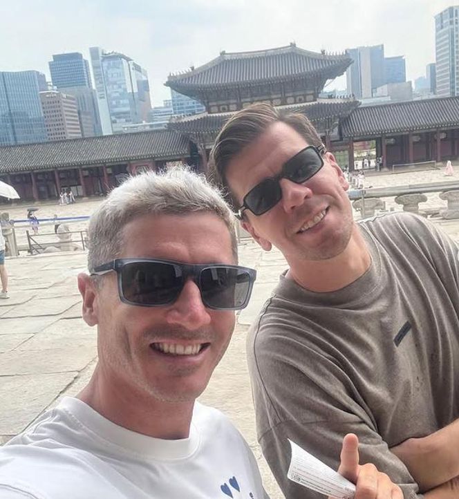 Robert Lewandowski i Wojciech Szczęsny w Azji