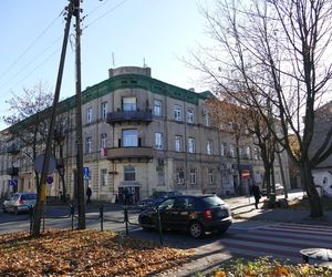 Zadźgała ojca pięcioma ciosami nożem. „Zabiłam go, żeby ochronić mamę”
