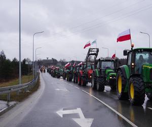 Protest rolników z 20 lutego. Blokada drogi obok Białegostoku