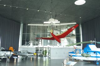 Kukułcze jajo wśród hangarów. Miał nie rzucać się w oczy, mimo to ogłosili go najlepszym na świecie. Od otwarcia minęło 15 lat