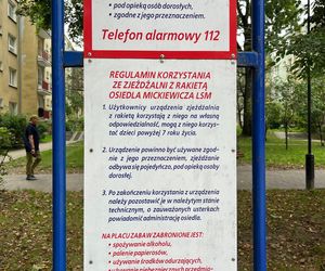 Lublin świętuje 65-lecie placu zabaw na LSM. Rakieta i gazik wciąż przyciągają dzieci