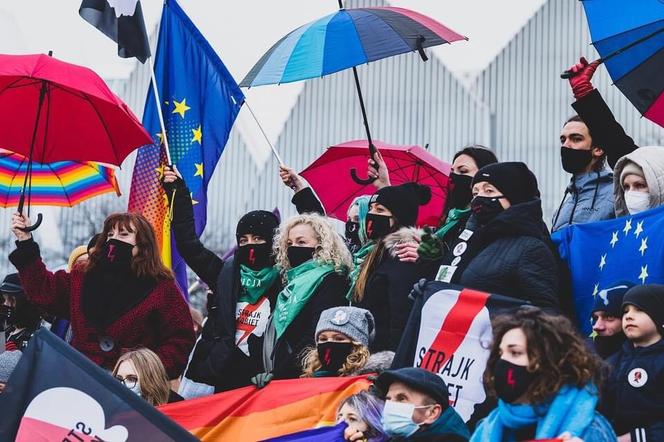 Demonstracja w Szczecinie odbyła się pod hasłem “Dzień Kobiet bez kompromisów”