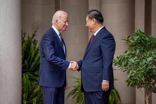 Biden rozmawiał z Xi Jinpingiem. Poruszono temat Rosji i Filipin