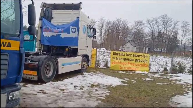 Przewoźnicy zaostrzają protest na Podkarpaciu