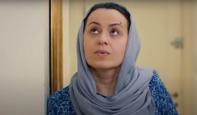 Porywacz Zeynep, Ragip, zjawi się w domu Bulenta i zagrozi, że wplącze Melis w przestępstwo.