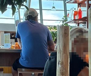 Daniel Martyniuk na lotnisku