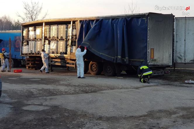 Tony chemikaliów na zdezelowanych naczepach. Niech podatnik się martwi!