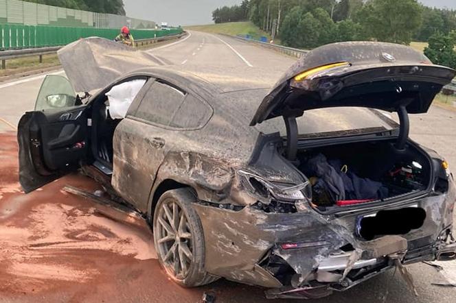 Luksusowe BMW rozbiło się na autostradzie A2 pod Świebodzinem