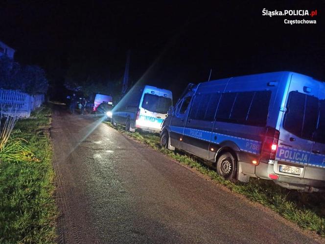 Częstochowa. 70 policjantów szukało zaginionego grzybiarza. Starszy pan szukał w lesie żony
