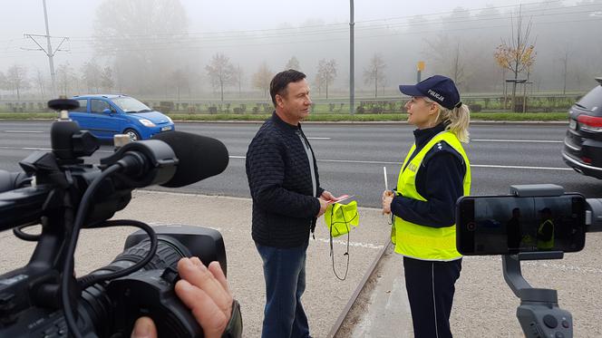 Rozbłyśnij rozsądkiem - załóż odblask - akcja policji w powiecie toruńskim