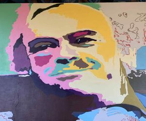 Nowy mural w Bydgoszczy. Stanisław Tym upamiętniony w przestrzeni miejskiej