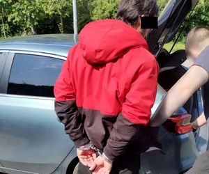Obraził kobietę w sklepie, a kiedy ktoś stanął w jej obronie, tamten ruszył na niego z nożem