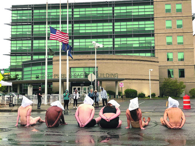 Nagi protest w Rochester