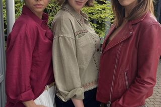 M jak miłość po wakacjach. Aneta (Ilona Janyst), Kama (Michalina Sosna), Ania (Alina Szczegielniak) 