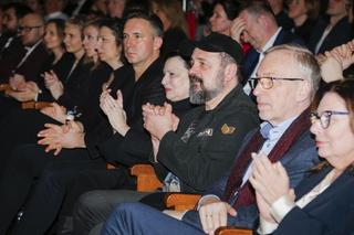 Arkadiusz Jakubik pozuje wraz z żoną! Bardzo rzadko to robi