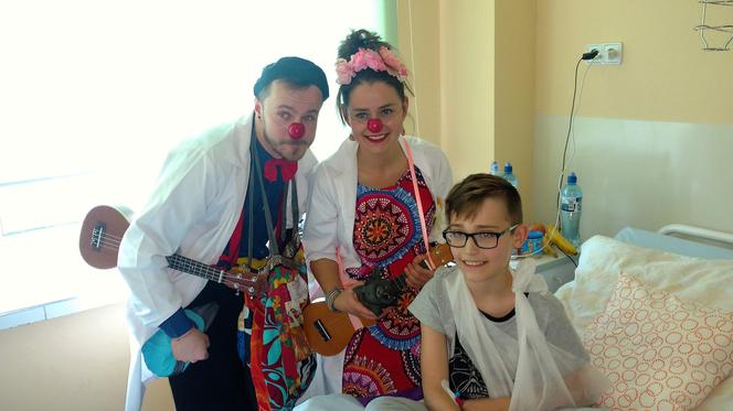 W Górnośląskim Centrum Zdrowia Dziecka w Katowicach leczą... śmiechem! [ZDJĘCIA, AUDIO]