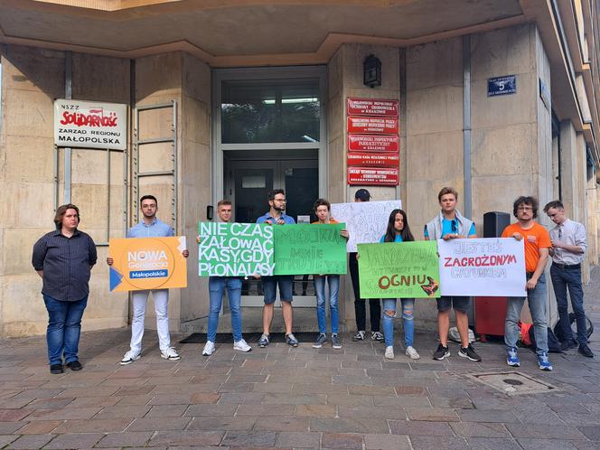 Manifestacja w obronie dóbr przyrody i klimatu w Krakowie