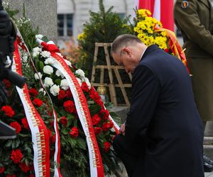 Prezydent złożył wieńce przed pomnikiem