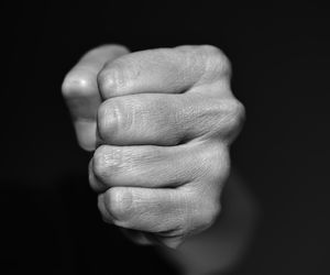 Chciał wyładować emocje. 31-latek skatował na ulicach Wrocławia trzy przypadkowe osoby!