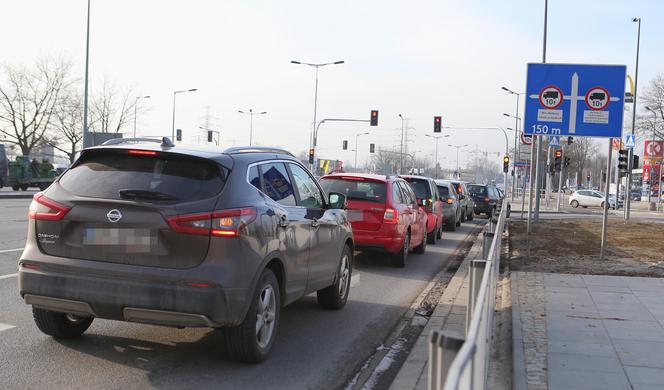 Utrudnienia w ruchu na rogu Połczyńskiej i Powstańców Śląskich