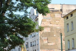 Rozbiórka spalonej kamienicy 