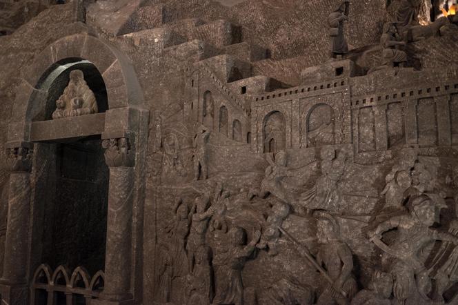 Podziemne przeprawy łodzią i ukryte skarby. Oto małopolskie kopalnie soli w Bochni i Wieliczce!