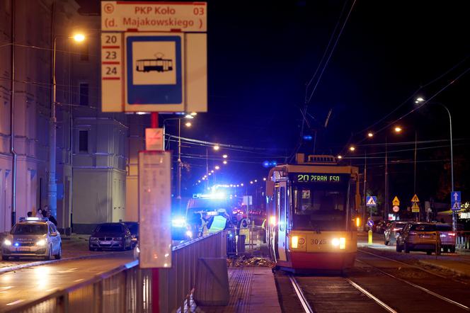 Śmiertelny wypadek w Warszawie. Pieszy zginął pod kołami tramwaju