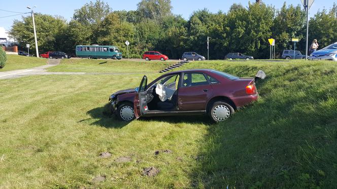 Dwie kobiety trafiły do szpitala. Wypadek na Alei Niepodległości w Starachowicach [FOTO]