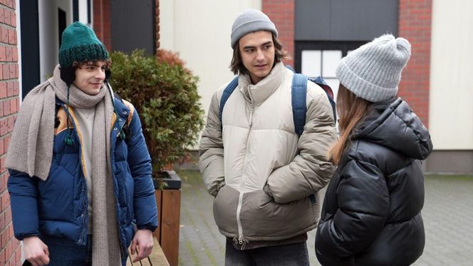 	Barwy szczęścia odc. 3175. Ewa (Gabriela Ziembicka), Romeo (Jacek Tyszkiewicz), Witek (Witold Sosulski)