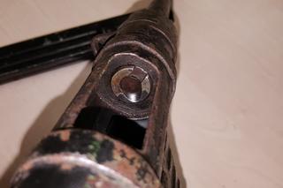 Broń maszynowa znaleziona w opuszczonym domu. Niemcy używali jej w czasie wojny