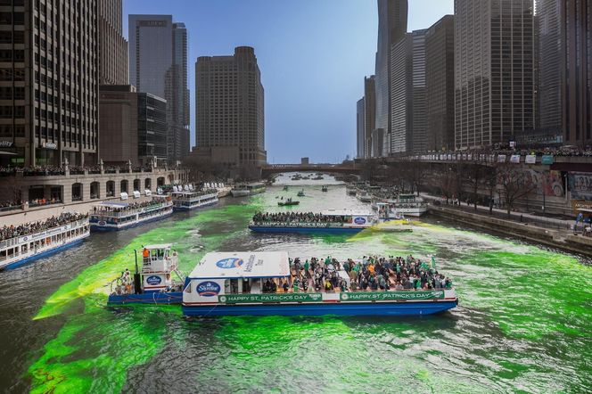 Aż 7 miliardów na zabawę w Dniu Świętego Patryka! W Chicago zabarwiono rzekę na zielono