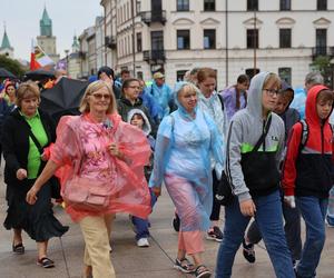 Lubelska Piesza Pielgrzymka na Jasną Górę 2024. Pątnikom deszcz niestraszny!