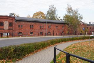 Koszary Dragonów zostaną zagospodarowane. Miasto wystawiło na sprzedaż jedną z nieruchomości [ZDJĘCIA]