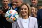 Marta Nawrocka w sportowym stroju dopinguje młode piłkarki! [ZDJĘCIA]