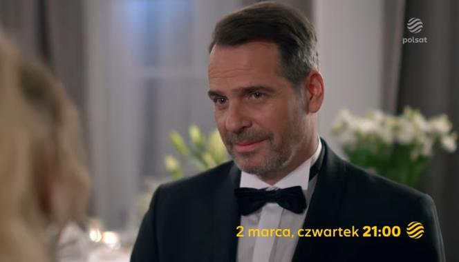 Przyjaciółki 21 odc. 243. Patrycja (Joanna Liszowska), Wiktor (Paweł Deląg), Ela (Elżbieta Jarosik)