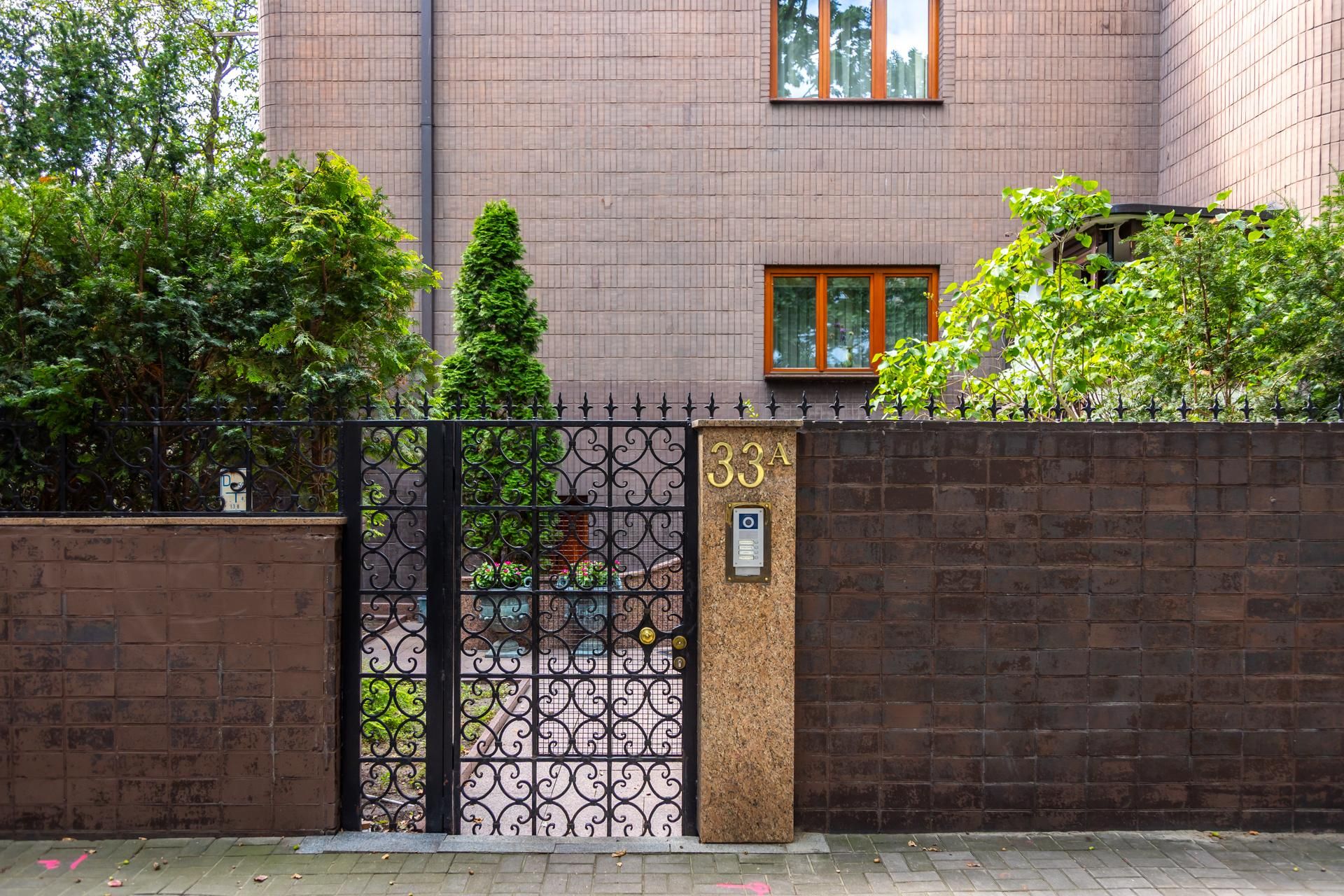 Dom proj. Romualda Gutta przy Kieleckiej w Warszawie