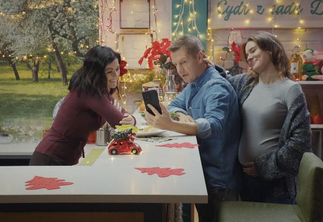 M jak miłość odc. 1855. Paweł (Rafał Mroczek), Franka (Dominika Kachlik), Kinga (Katarzyna Cichopek)