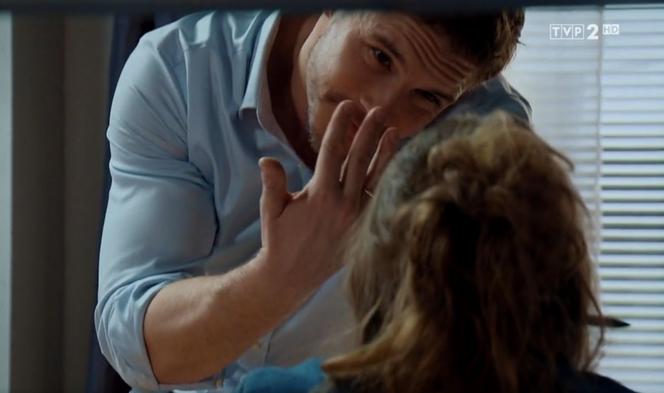 M jak miłość, odc. 1514. Ola Łęcka (Katarzyna Mosek), Marcin (Mikołaj Roznerski)