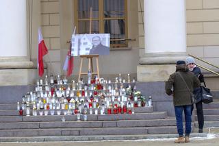 Lublin: Flaga miasta opuszczona do połowy masztu. W południe wybrzmiała „Cisza”