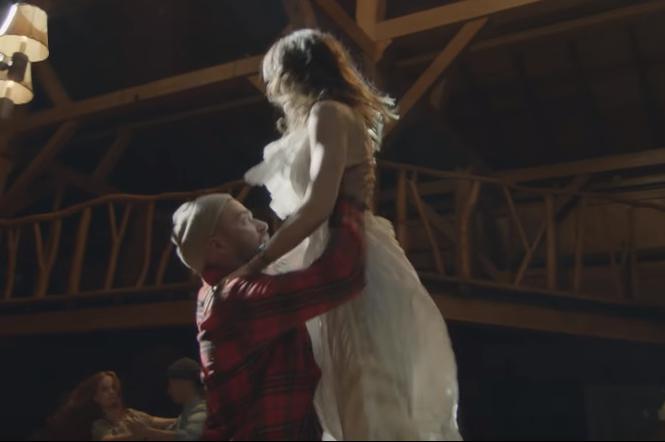 Justin Timberlake tańczy z żoną: ona w sukni ślubnej, on... w wełnianej czapce!
