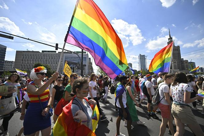 Parada Równości przeszła ulicami Warszawy. Tłumy uczestników