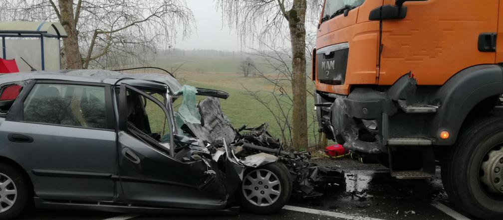 Warmińsko-mazurskie: Tragiczny wypadek w Przytułach! Jedna osoba nie żyje