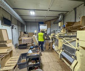 Nielegalna fabryka papierosów zlikwidowana! Milion papierosów w kartonach po pizzy