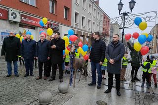 Jelonek stanął przy fontannie na ul. Długiej! Nowa atrakcja turystyczna Łomży poleca się do robienia zdjęć