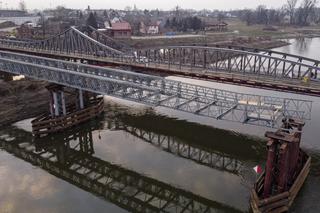 Budowa mostu tymczasowego w Ścinawie
