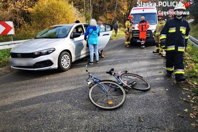 Częstochowa: Czołowe zderzenie rowerzysty z samochodem. Był kompletnie pijany